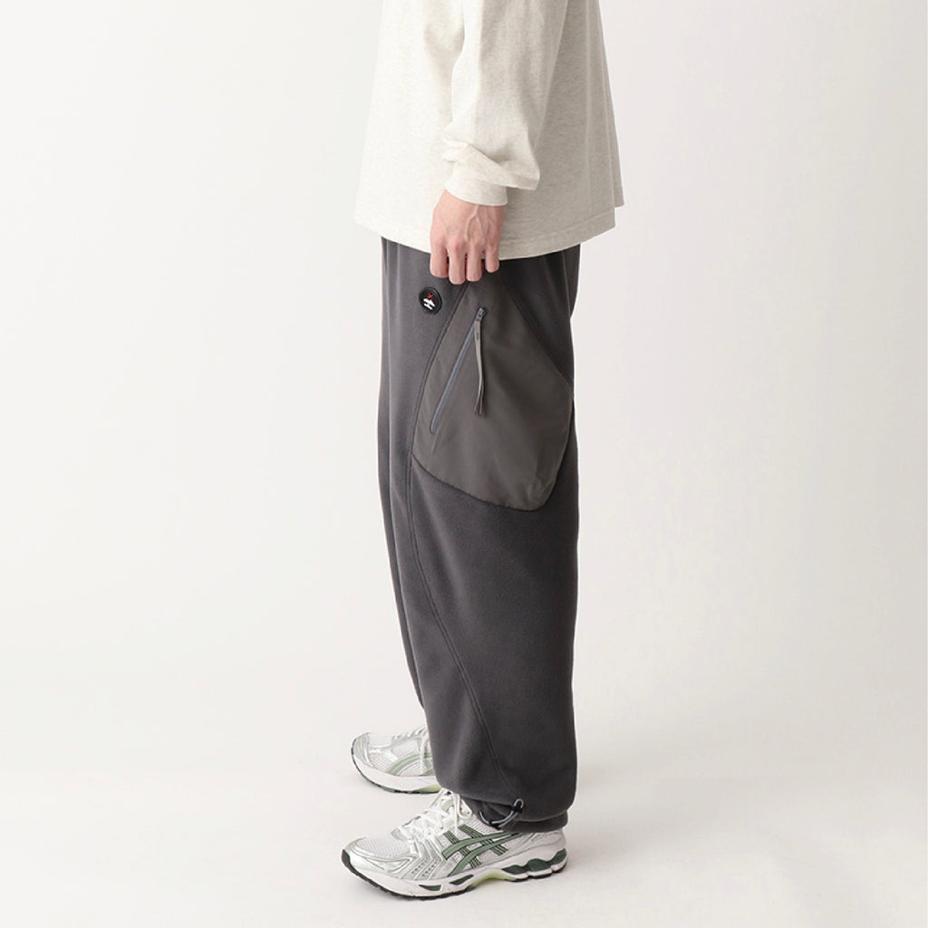 LOOSE FIT TECH FLEECE PANTS