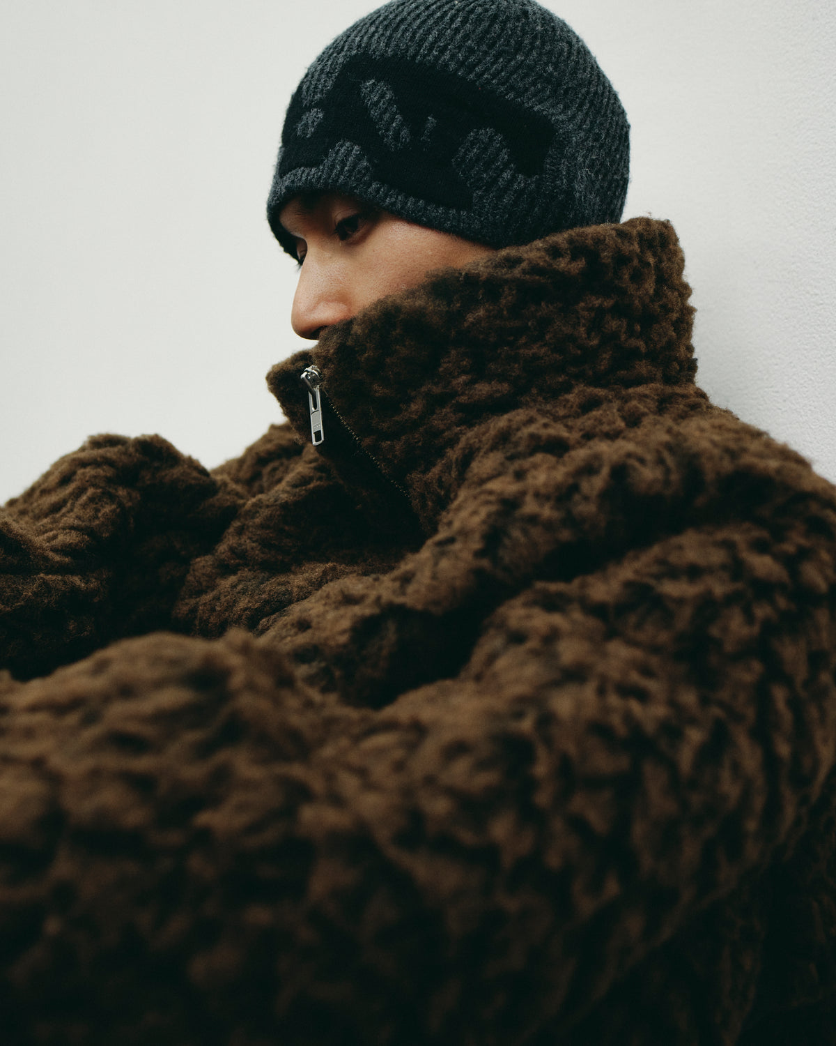 YDOT ASYM BEANIE / MERINO