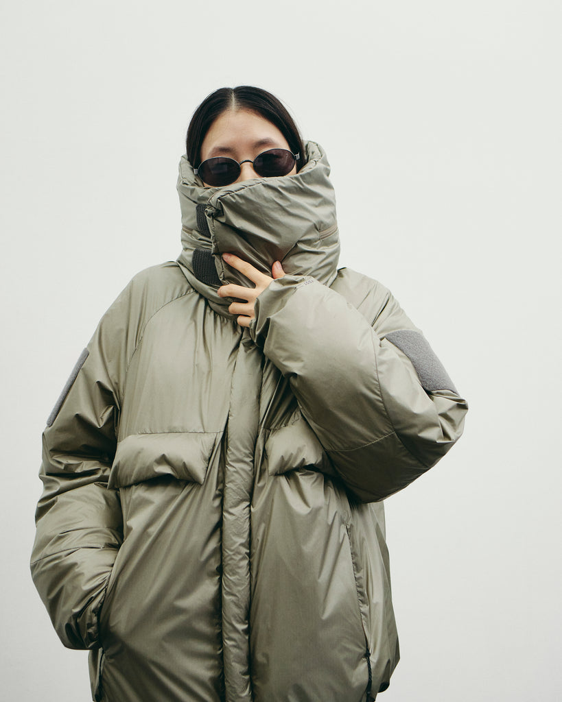 CONTOUR HOODED WARMER