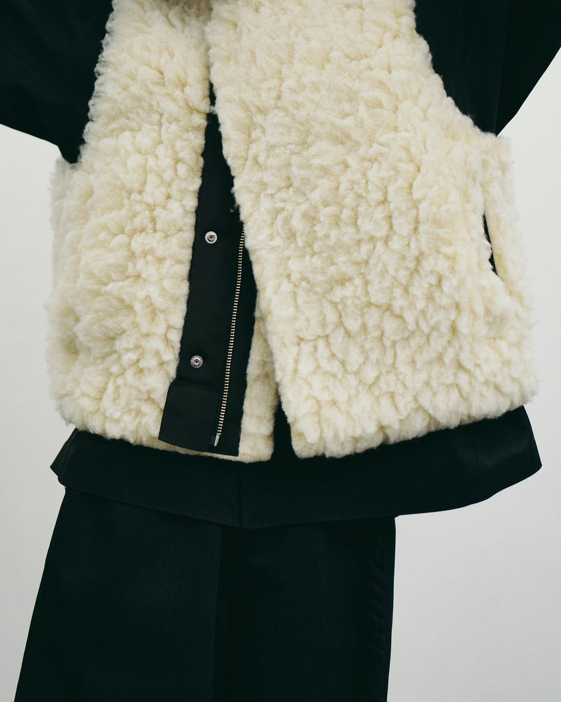 RAW FLEECE VEST